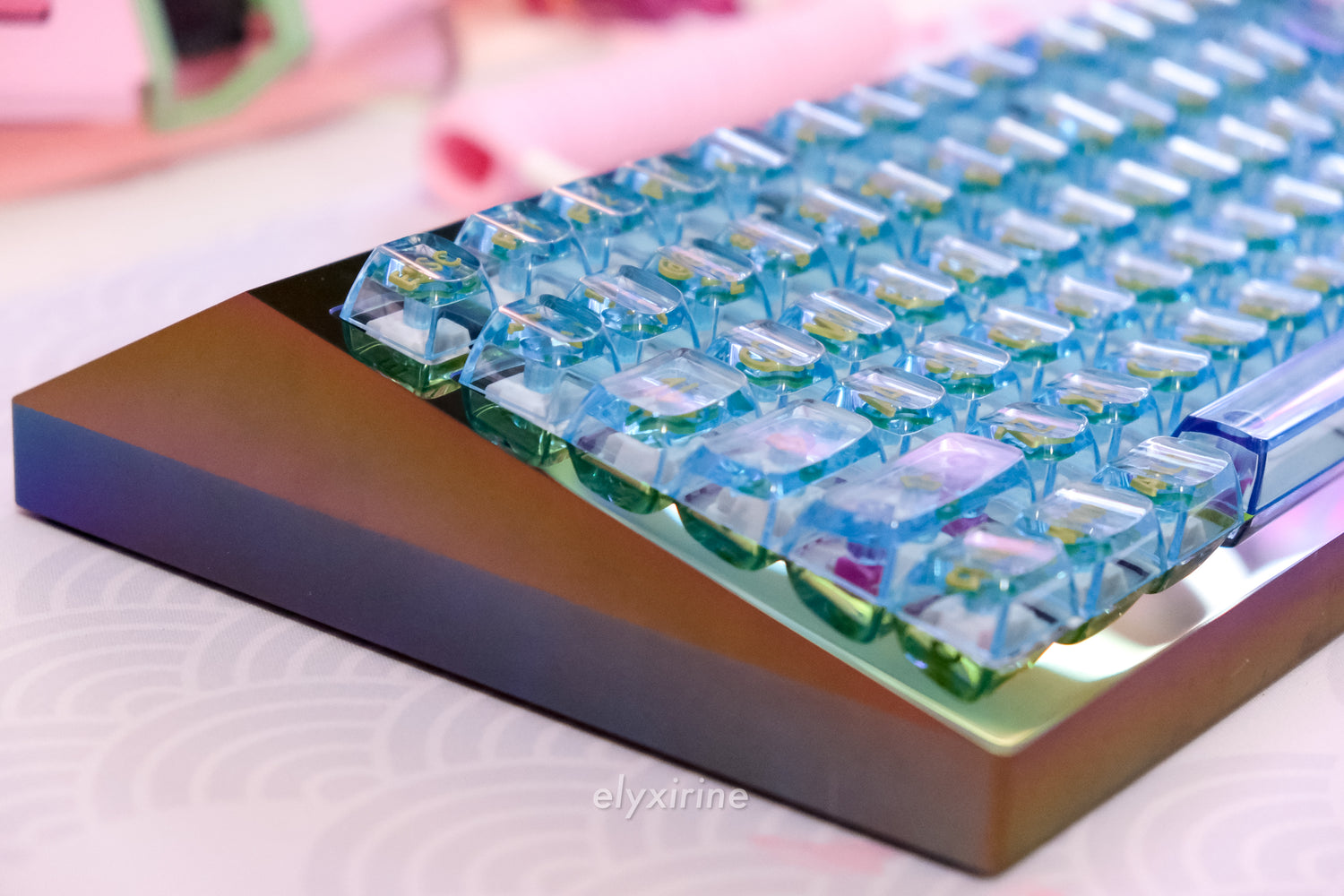 Oshid Amber- The first 3D Legend Keycaps