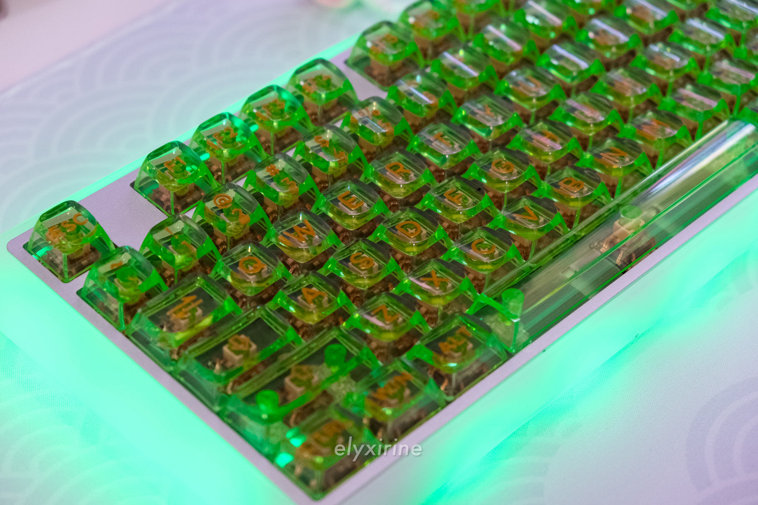 Oshid Amber- The first 3D Legend Keycaps