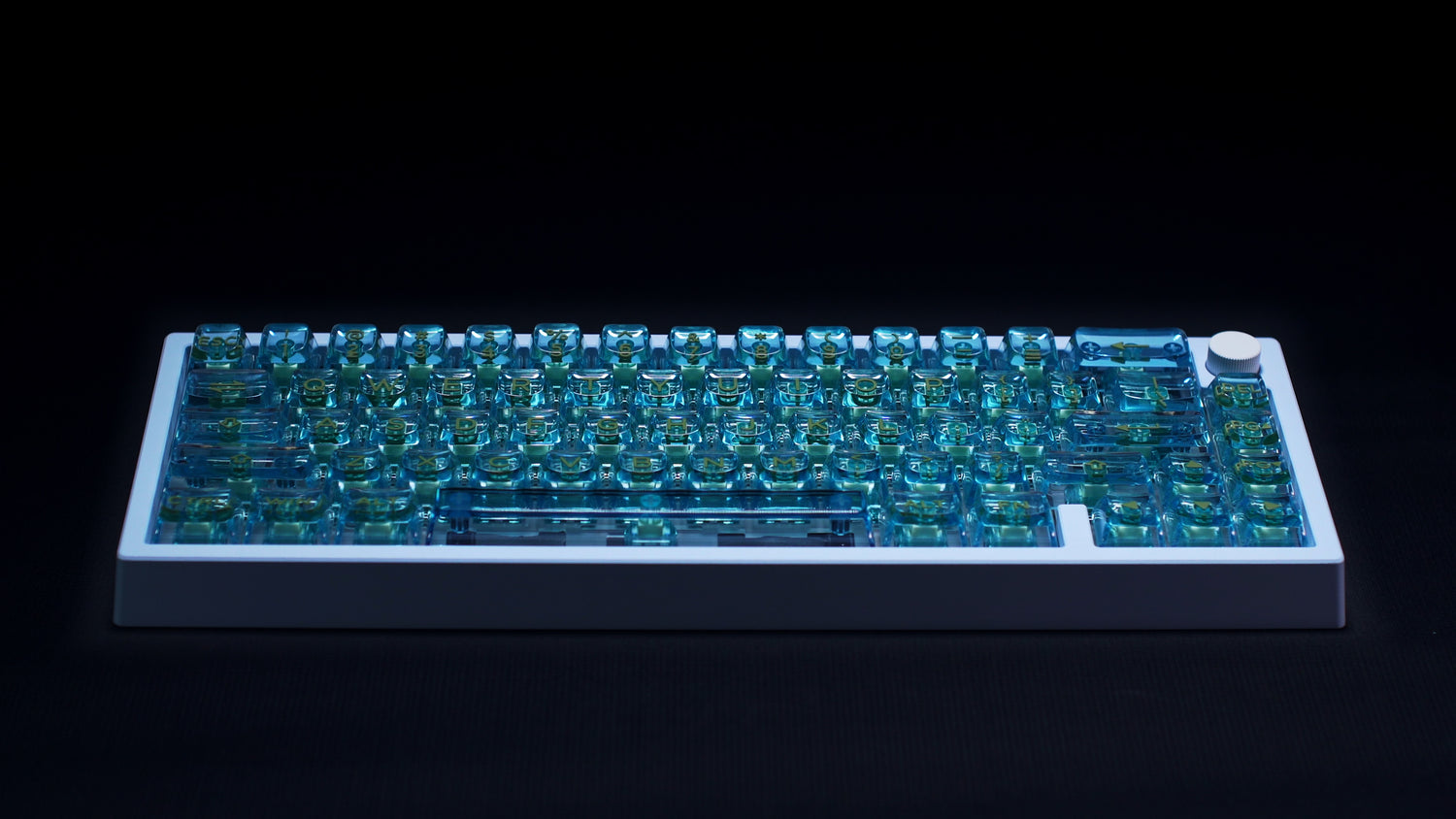 Oshid Amber- The first 3D Legend Keycaps