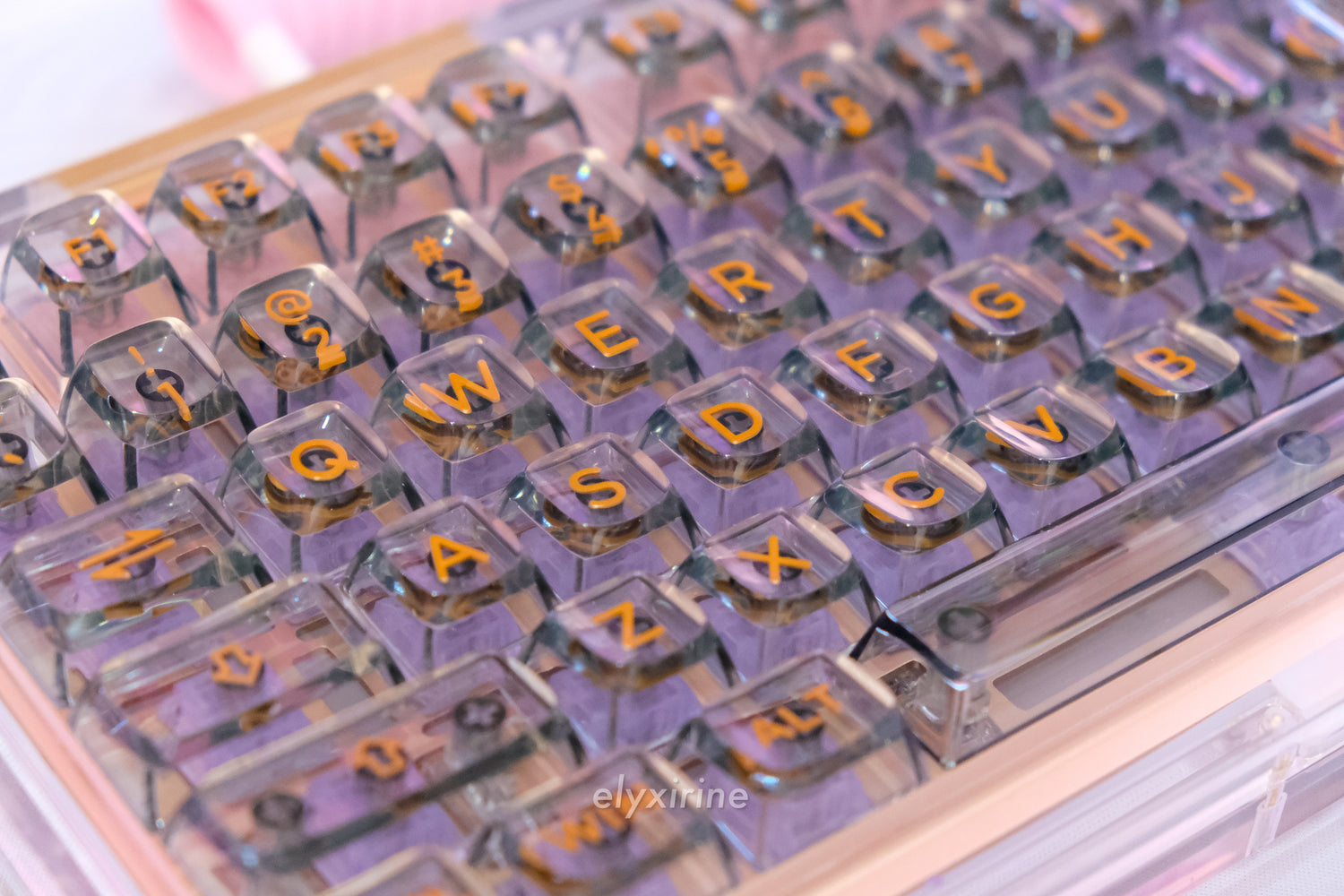 Oshid Amber- The first 3D Legend Keycaps